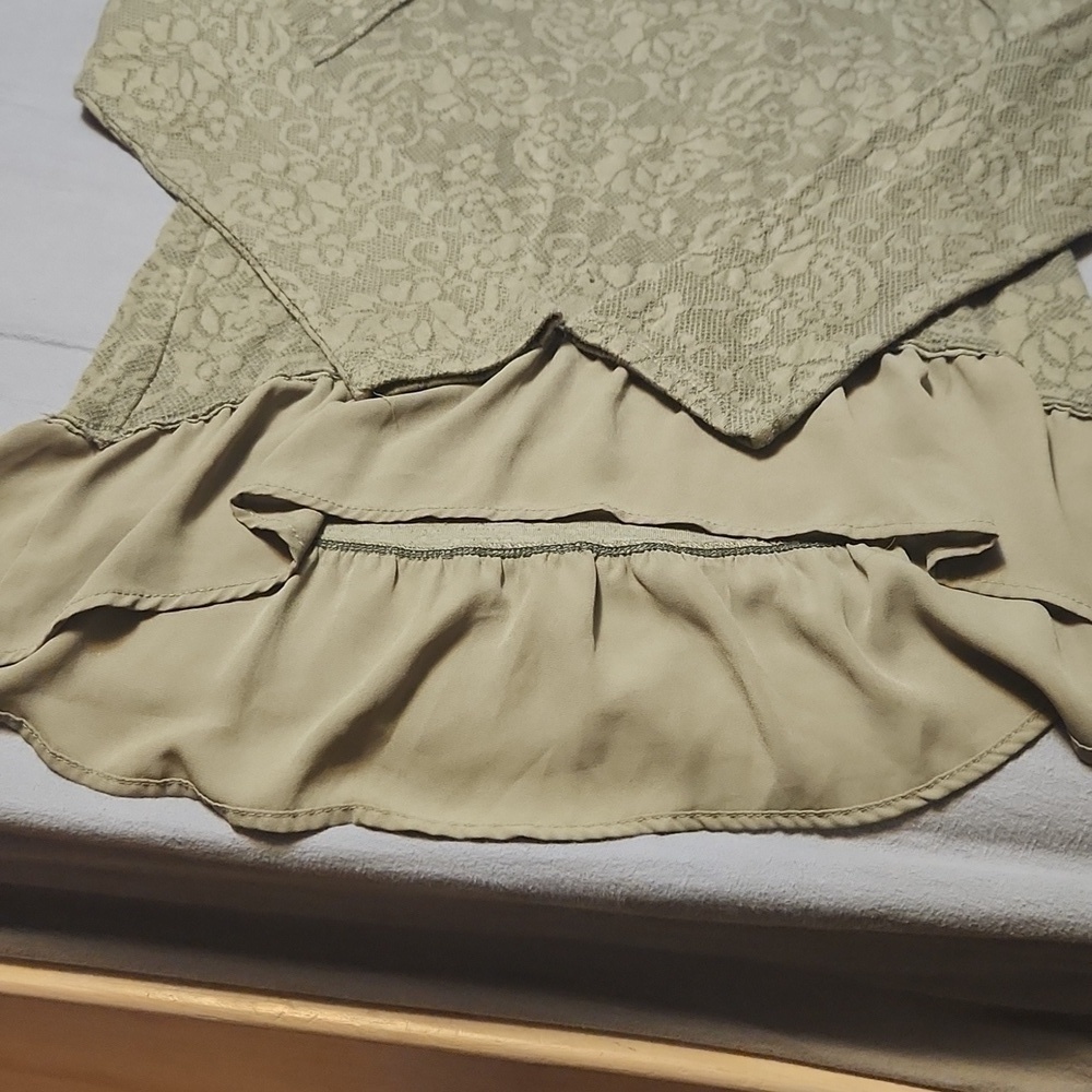 XHILARATION top sz. Medium - Picture 3 of 3